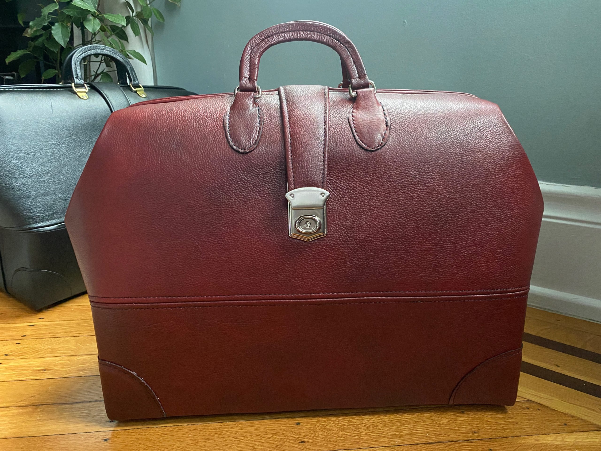 Professional Case - Leather Intern Student Line Doctor Bag - Medium (14 x  5 x 8) - Brown Pebble Leather